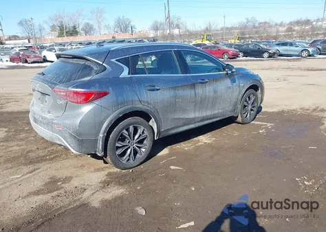 2017 Infiniti Qx30 Premium z USA, uszkodzony, nr VIN SJKCH5CR5HA030613